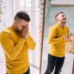 How To Tell The Difference Between Mood Swings And Bipolar Disorder